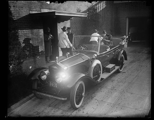 Woodrow Wilson in automobile