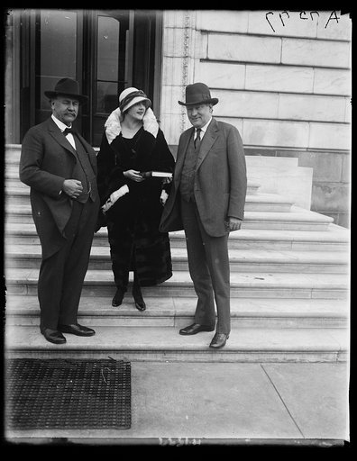 Miss Jane Thomas leading in the "Hoosier Schoolmaster" which will have its initial performance at the Willard before the Indiana State Society. With James Watson, rt., and Samuel Ralston, Senators from Indiana