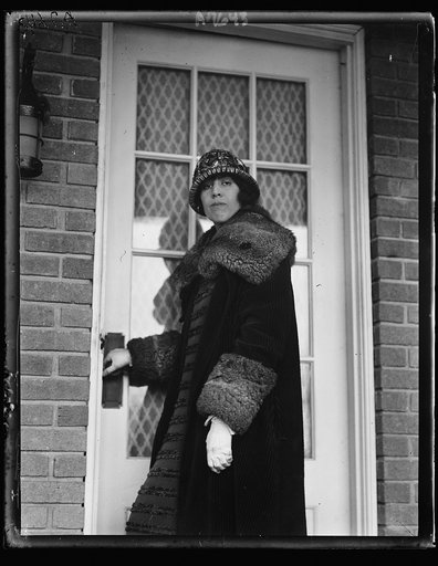 Miss Muriel Gray, deb.