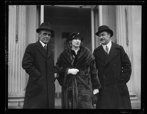 Grace La Rue, noted actress becomes latest founder of Nat'l Woman's Party, appearing at Keith's Theatre
