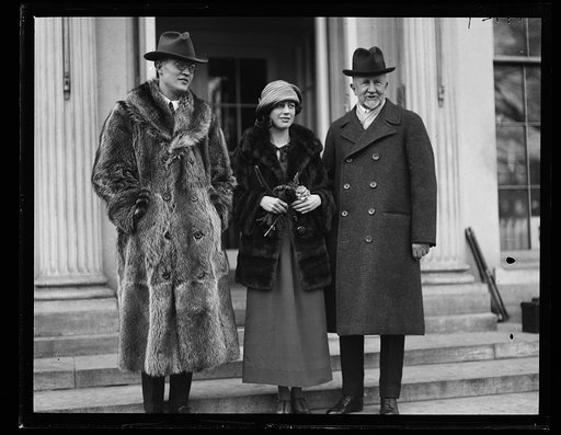 Visitors at White House, Washington, D.C.