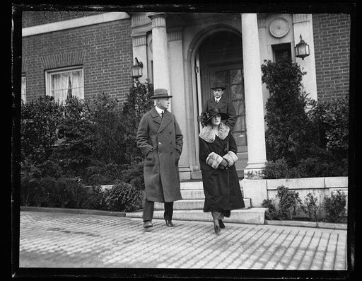 People leaving Woodrow Wilson House, Washington, D.C.