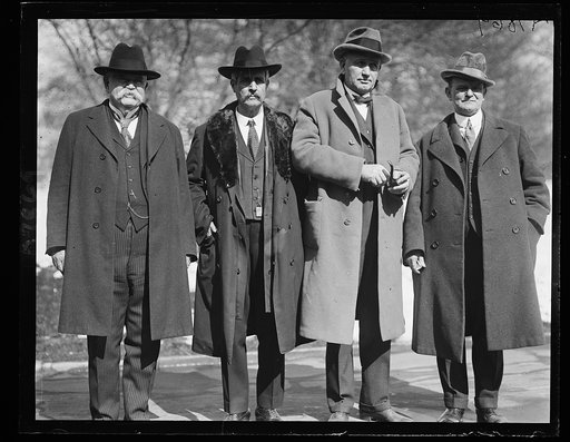 A delegation called at the W.H. [i.e., White House] to invite Pres. Coolidge to meet the Pres. of Mexico at Albuquerque, N.M. the next summer