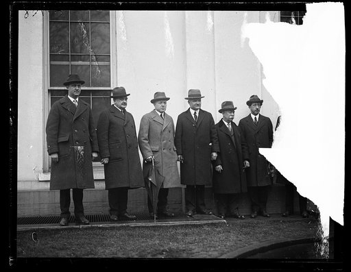 Francis Edward [...] who is [...] of the Amer. Chamber of Commerce in London at the W.H. [i.e., White House