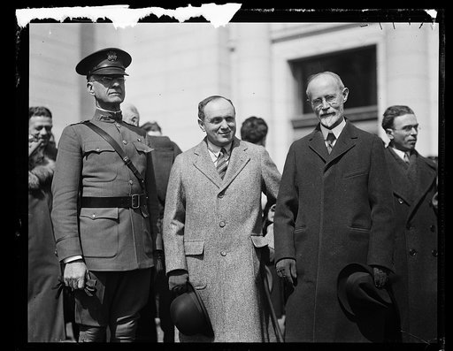 "Roxie," S.L. Rotafel was welcomed by the Army, Navy and Marine Corps. Roxie is with Gen. E.S. Stitt, Surgeon Gen. [Ireland?