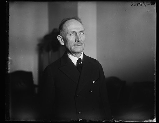 ...]fred R. Urion, who has been connection with the transportation [...]ms with Jap Muma