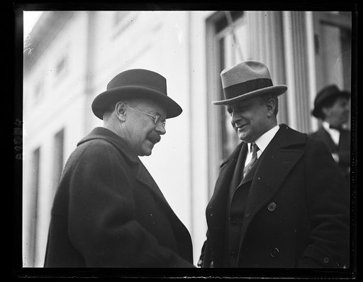 Sen. Magnus Johnson of Minn., left, and Secy. of Labor Davis discovered in a talk at the White House that they both have been glassblowers in their early days