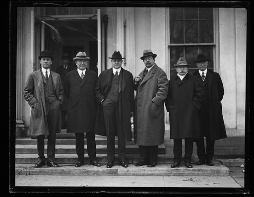 Group at White House; Herbert Hoover, center. Washington, D.C.