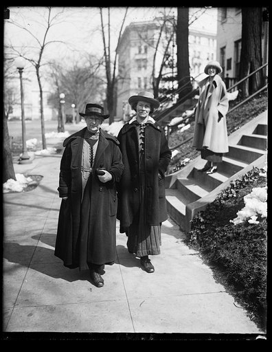 Dr. Anita Augsburg and Fraulein Heyman, Vice-Pres. of the Women's Internat'l League snapped at the Woman's party headqrts. in Wash. where they are stopping before leaving for their coast speaking tour