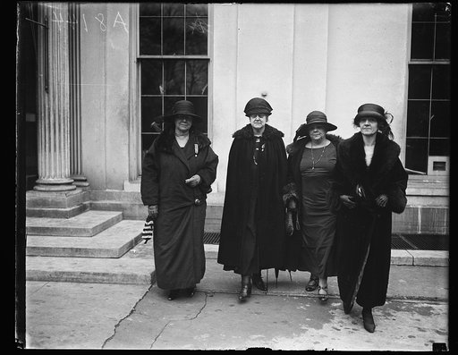 Group of women at White House, Washington, D.C.