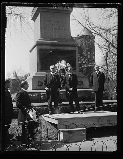 Gov. and Dis. officials join with Rep. of Greece in ceremony at Daniel Webster statue at Scott Circle. Lft. to rt.: Com. Rudolph, M. Tsamados, Charge d'Affaires of Greece, and Sen. King of Utah