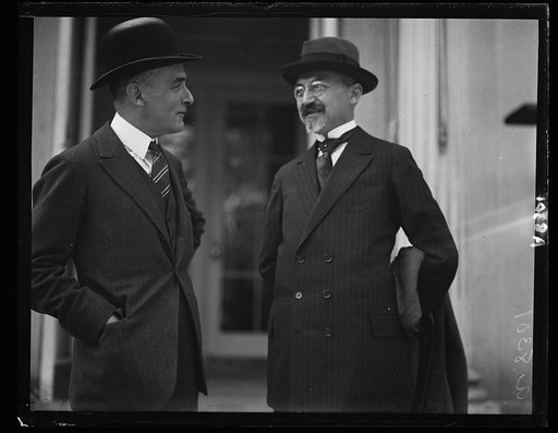 Visitors at White House, Washington, D.C.