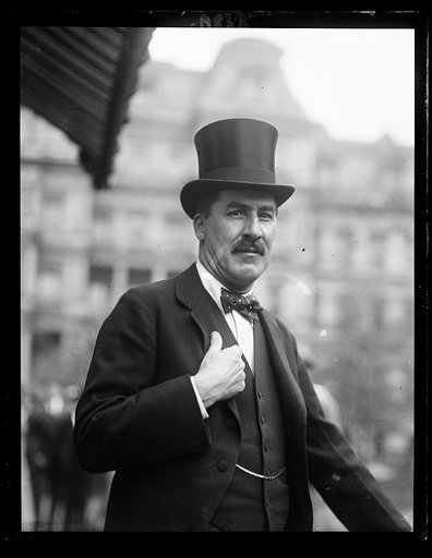 ...] The Honorable [in front of State, War and Navy Building, Washington, D.C.
