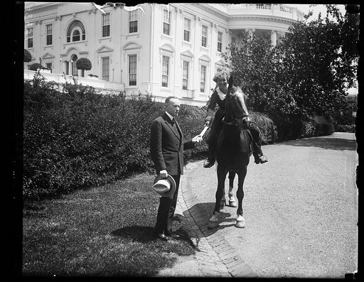 Completing a journey of more than 700 miles in 32 days on horseback, Little Miss Gwendolen Lazier called on Pres. Coolidge at White House to invite him to attend the 140th anniversary of the settling of upper Canada