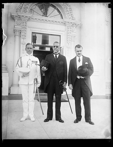 Pres.-elect Horacio Vasquez of Santo Domingo, lunches with Pres. Coolidge. Lft. to rt.: Col. C.O. Sherrill, Military Aid to the Pres.; Pres.- elect Vasquez and J. Butler Wright, Third Ass't Sec'y of State [White House, Washington, D.C.