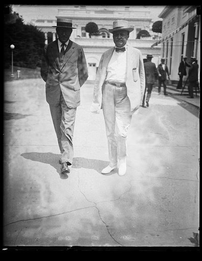 Owen J. Roberts (lft.) and former Sen. Atlee Pomerene, Uncle Sam's investigators in the oil lease scandal, call at White House to report to Pres. Coolidge on their progress in the investigation