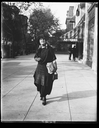 Mrs. Henrik Shipstead, wife of the Sen. from Minn., who is in charge of the Women's headquarters of the LaFollette-Wheeler Party in Wash.