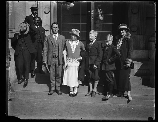 Prof. R.O. Marsh, noted Explorer, with the 3 white Indians he discovered in Panama. They were brought to Wash. and will remaine at the New Willard Hotel where they will be examined by leading scientists of the Govt. L. to r.: Prof. Marsh, Marguerite, Chepu, Ole, and Mrs. Marsh, wife of the explorer