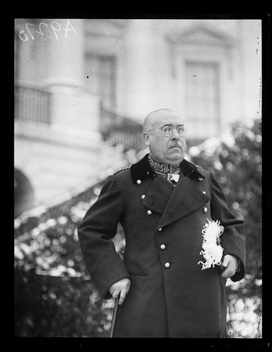 Man at White House, Washington, D.C.