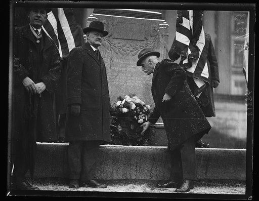 Secretary of the Treasury Mellon laying a wreath on the statue of Alexander Hamilton in behalf of the Sons of the American Revolution, Saturday morning, January 10, in commemoration of the first Treasury Secretar [...] one hundred sixty-eighth birthday