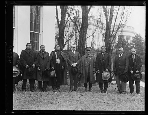 ...]p of Kiowa Indians who called at the White House today, [...]h to pay their respects to President Coolidge