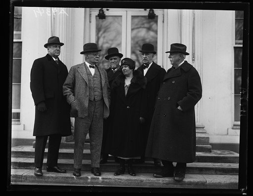 Looking after the red man. Members of the Board of Indian Commissioners, holding their annual meeting in Washington, make their report to President Coolidge and are photographed at the White House. Left to right in the group are: Samuel A. Eliot, Cambridge Mass.; General Hugh L. Scott, Princeton, N.