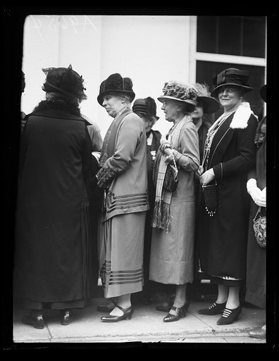 Group of women at White House, Washington, D.C.