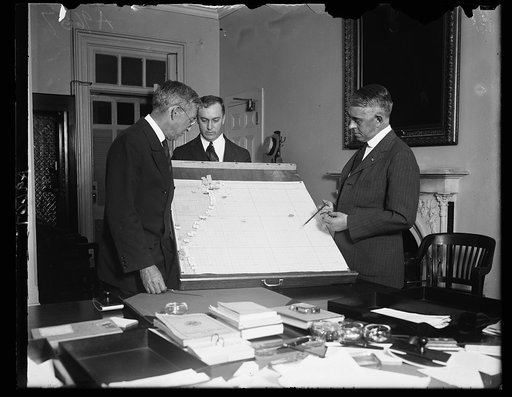 The rum war continues. Any thought that the rum war being waged along [...] coast has abeted or stopped may quickly be dispelled[...]e office of General Lincoln C. Andrews, assistant [...]f the Treasury, where he studies the "war zone" map [...]ng noting