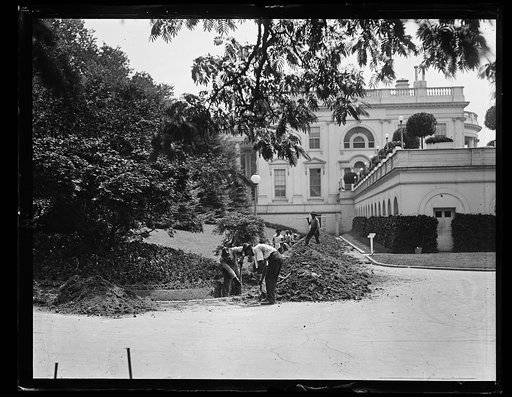 Curb construction at White House, Washington, D.C.