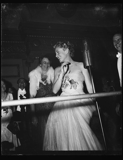 PRESIDENT'S BIRTHDAY BALL. MRS. F.D. ROOSEVELT AND ANNABELLE