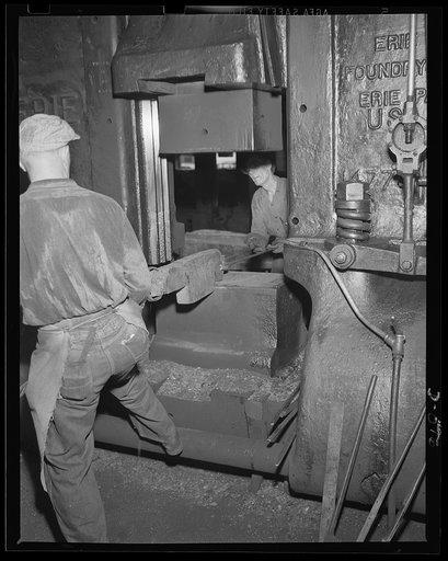 Forging part of small gun. Drop forging a part of one of the smaller guns being turned out in Navy yard. This is part of the war program calling for the completion of hundreds of new warships