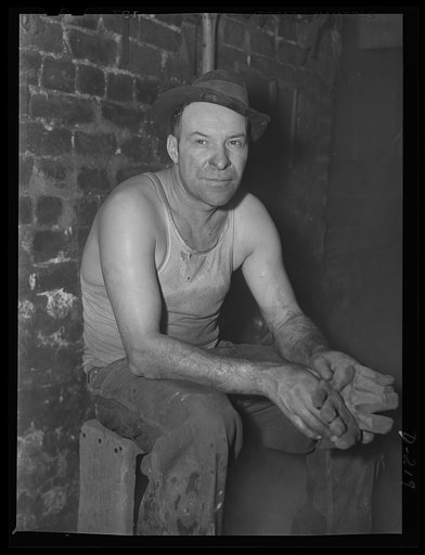 Shenandoah Valley. Worker in the Bradley Foundry in Harrisonburg. This is where Paul Fletcher obtains his castings