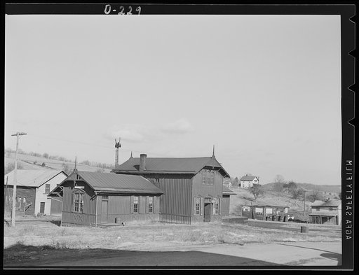 Shenandoah Valley. A railroad station at Weyer's Cave, Virginia