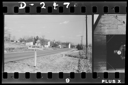 Shenandoah Valley. Entrance to McGaheysville from the west