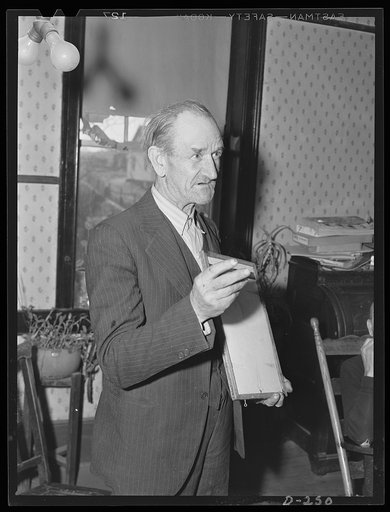 Shenandoah Valley. Mr. McGahey showing the contract for gun parts, which was let to his grandfather's plant by the Confederacy