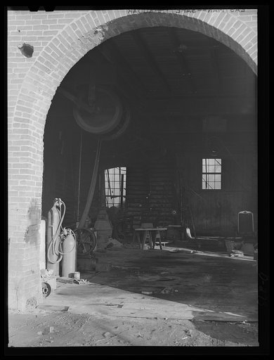 Shenandoah Valley. Idle machine tools at the Trumbo Foundry, Broadway, Virginia