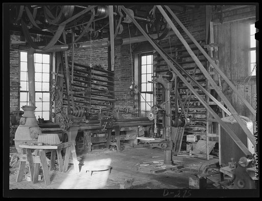 Shenandoah Valley. Idle machine tools at the Trumbo Foundry, Broadway, Virginia