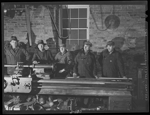 Shenandoah Valley. Wilbarger and his men line up behind the 24-inch lathe