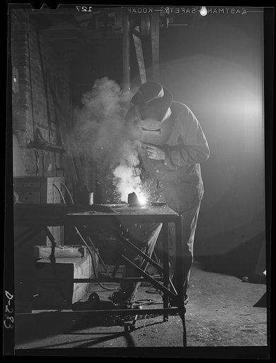 Shenandoah Valley. Carl Wilbarger going to work in an acetylene welding outfit
