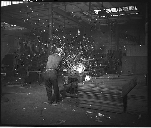 Rotary saw for sawing iron and steel. Gichner Iron Works, Washington, D.C.