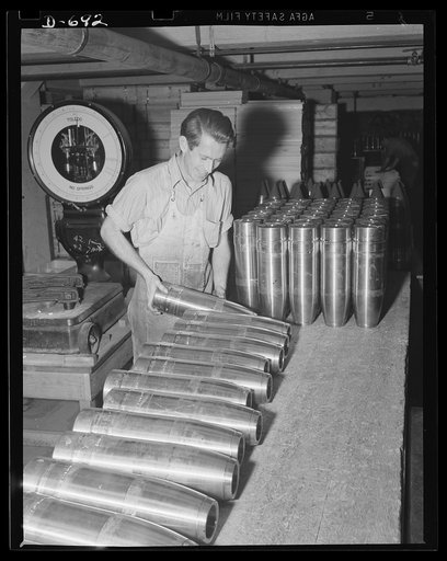 Frankford Arsenal. Weighing shells during process of inspection