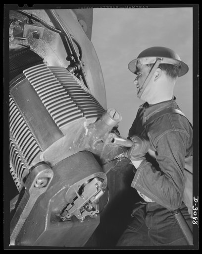 Fort Story coast defense. Closing the breech of a sixteen-inch at Fort Story, Virginia
