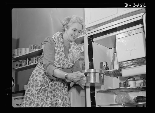 Cardinal "don't" for housekeepers: don't put hot food into the refrigerator. Allow cooked foods to cool to room temperature before placing in the refrigerator