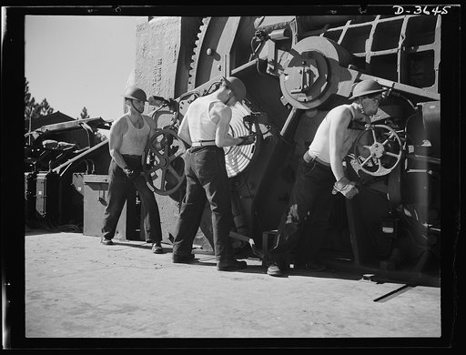 Fort Story coast defense. Defenders of America's coast line at Fort Story, Virginia adjust the range on one of the sixteen-inch guns