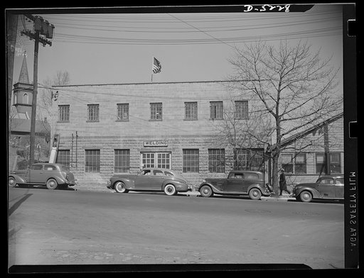 Subcontracting. Passaic home workshop pool. The Howe Machinery Company of Passaic, New Jersey recently added a second floor to its shop building to handle increased war production. This concern has worked out a very practical plan of pooling subcontracts with a number of home workshops it assisted i