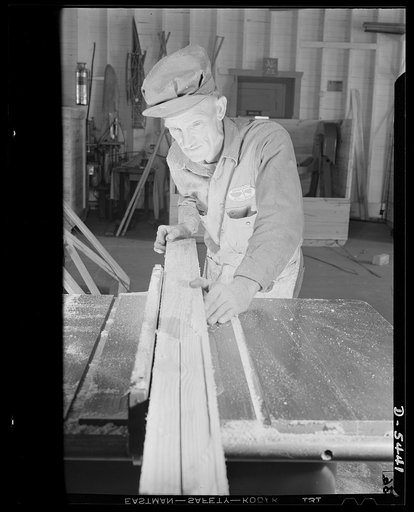De Land pool. Skilled craftsmen. Ben Stephens tramped six miles into De Land, Florida three times a week last fall to attend the city's vocational school, established to provide workers for the community war-production pool. He welds, runs an acetylene cutting machine, and doubles in brass on woodwo