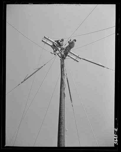 Fort Knox. Electric power line construction. Linemen, the "broadbacks" of the electrical industry, extend a new power line to Fort Knox, Kentucky, where American soldiers are training and hardening for the battles of democracy