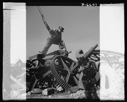 War production drive. Anthracite rallies. How the mines contribute to the nation's scrap pile was demonstrated by an enthusiastic miner during an anthracite rally--one of four held in Eastern Pennsylvania, September 28th through October 1st