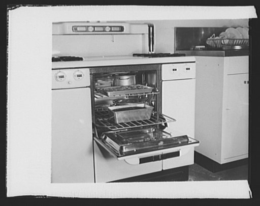 How to conserve household gas. Don't waste gas by using the oven to cook one dish at a time. When there's baking to be done, utilize one space as much as possible. Cakes, baked fruits or vegetables, and casserole dishes are fine economical companions in an oven
