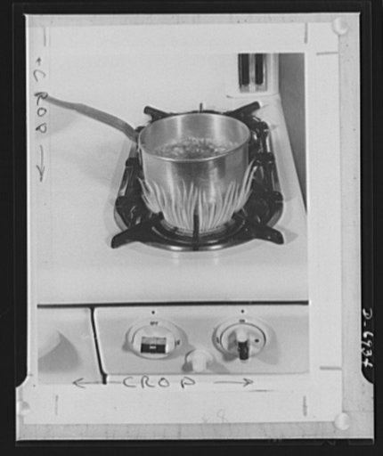 How to conserve household gas. Turning the gas as high as possible causes waste. A moderate flame will heat foods just as rapidly as a high flame. For more efficient cooking, use a pot with a flat bottom and straight sides. If the stove is equipped with different size burners, use small burners for 